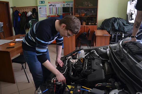 Слесарь по ремонту автомобилей